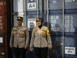 Satgas Operasi Mantap Brata Kapuas 2023-2024 Polda Kalbar Kawal Ketat Kedatangan Logistik Pemilu 2024