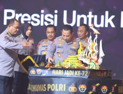 Dua Hadiah Untuk Divisi Humas Polri Dari Kapolri