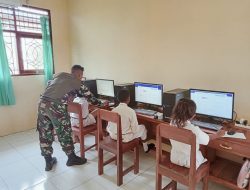 TINGKATKAN KECAKAPAN GENERASI BANGSA DI PERBATASAN SATGAS YONIF 122/TS MEMBANTU PENGAWASAN ANBK (ASSESSMENT NASIONAL BERBASIS KOMPUTER)