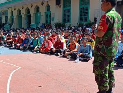 Cegah Dampak Cuaca Panas Babinsa Gilingan Berikan Penyuluhan Kepada Pelajar SMA N 1 Surakarta
