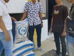 Developer Perumahan BCA, Setiabudiland Rutin Bagikan Beras di Setiap Hari Jum’at Kepada Warga Lingkungan