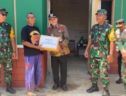 Selain Mengecek Capaian TMMD, Brigjen TNI Budi Kusworo Juga Berikan Bingkisan Kepada Warga