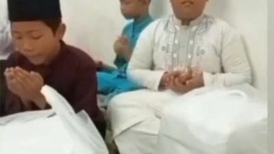 Jumat Berkah, Penggiat Sosial Ferdy Sembiring Salurkan Nasi Kotak Kepada Kaum Dhuafa 