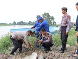 Memperingati HUT Humas Polri Ke- 72, Polres Pelalawan Bersama Masyarakat Gelar Penanaman Pohon di Dermaga Pol Airud 