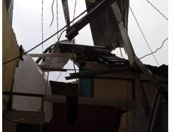 Angin Puting Beliung Terjang Rumah Warga di Sukaraja Bogor