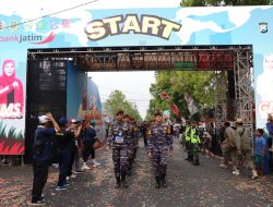 Menggugah Semangat Nasionalisme, Wagub AAL Dan Taruna AAL Ikuti Gerak Jalan  Perjuangan Mojosuro