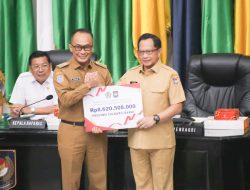 Tiga Besar Terbaik Nasional Dalam Pengendalian Inflasi, Pemprov Sulbar Terima Penghargaan  Dana Insentif Fiskal