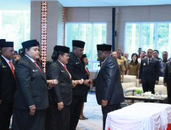Lantik 34 Anggota MRP Provinsi Papua, Wamendagri Beberkan Peran dan Kewenangan