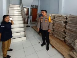 Pastikan Kesiapan Pemilu 2024, Kapolres Pegunungan Bintang Mengecek Gudang Logistik KPUD