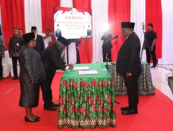 Wamendagri Lantik 28 Anggota MRP Provinsi Papua Tengah, Paparkan Sejumlah Tugas Prioritas ke Depan