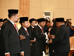 Wamendagri Dorong Penyelesaian Perdasus Usai Lantik Anggota MRP Papua Barat 2023-2028
