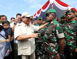 Kebanggaan Prabowo Nostalgia dengan Mantan Anak Buah di Papua Setelah 27 Tahun Tak Bersua