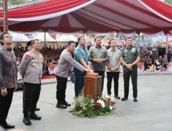 Panglima TNI  Bersama Kapolri Meresmikan Monumen Jenderal Polisi Hoegeng Iman Santoso
