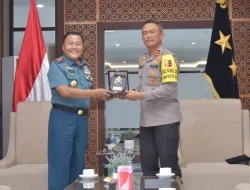 Tingkatkan Sinergitas TNI-Polri, Gubernur AAL  Courtesy Call ke Kapolda Jatim