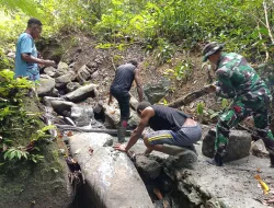 Masyarakat Senang Satgas Yonif Hidupkan Kembali Sumber Mata Air Kampung Uskuar Yang Selama Dua Tahun Terakhir Terhenti