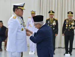 Wapres Sematkan Tanda Kehormatan Bintang Yudha Dharma Utama Kepada Panglima TNI
