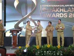 Ditjen Dukcapil Borong 4 Penghargaan Kemendagri Ber-AKHLAK Award 2023