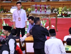 Sepaham dengan Cak Imin Soal Demokrasi dan Pemilu Jujur, Prabowo Berpantun: Dapat Kawan Baru, Jangan Dilupakan Kawan Lama
