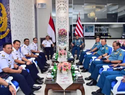 Perkuat Sinergi Dengan TNI AL, Kepala Bakamla RI Bertemu Kasal