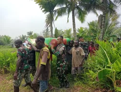 Prajurit Si’mbisa Bantu Pemakaman Jenazah Warga di Papua