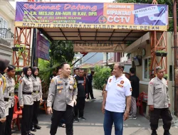 Kapolres Metro Jakarta Selatan Kunjungi Poskamling Rw 01 Jl. Masjid An Nur Kebayoran Lama