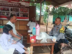 Bhabinkamtibmas Wilayah Hukum Polsek Cileungsi Polres Bogor Sambang Warga  sampaikan pesan kamtibmas Sekaligus Giat Operasi Mantab Brata Jelang Pemilu 2024 Yang Akan Datang