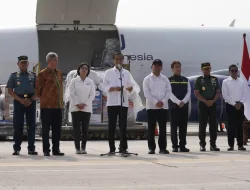 Panglima TNI Dampingi Presiden RI Kembali Berikan Bantuan Ke Palestina