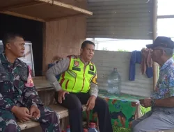 Sinergitas TNI – Polri Wilayah Hukum Polsek Ciomas Polres Bogor Sambang Warga  Sampaikan Pesan Kamtibmas Sekaligus Giat Operasi Mantab Brata Jelang Pemilu 2024 Yang Akan Datang