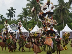 Satgas Yonif 122/TS Mendorong  masyarakat adat  untuk menyemarakkan kegiatan Festival Budaya Kabupaten Keerom yang ke 8