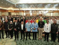 NUSRON WAHID: PUTRA HABIB LUTHFI HINGGA MANTAN KOMISIONER KPU DAN BAWASLU ANTAR PRABOWO-GIBRAN DI DEKLARASI PEMILU DAMAI