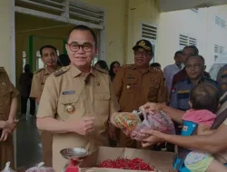 Ludes Dalam Satu Jam, Pasar Murah Banyuasin  Diserbu Warga