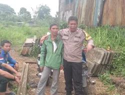 Bhabinkamtibmas  Wilayah Hukum Polsek Babakanmadang  Polres Bogor Sambang Warga  Sampaikan Pesan Kamtibmas Sekaligus Giat Operasi Mantab Brata Jelang Pemilu 2024 Yang Akan Datang