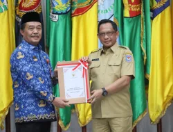 Terima DIPA 2024 dari Mendagri, Kepala BSKDN Imbau Jajarannya Susun Kegiatan yang Efektif dan Efisien