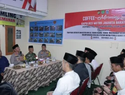 Coffee Morning Kapolres Metro Jakarta Barat Beri Bantuan dan Pesan Kamtibmas untuk Petugas Linmas dan Siskamling