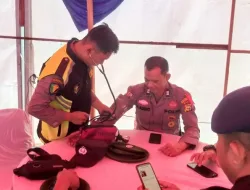 Berikan Pelayanan Kesehatan, Satgas Banops Dokkes Ops Lilin-LK Patroli ke Pos PAM dan Masyarakat