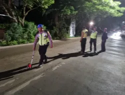 Respon Cepat Unit Laka Lantas Polrestro Tangkot Evakuasi Pemotor Tergelincir Dan Terlindas Dump Truck Di M.Toha