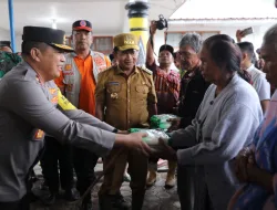 Kapolda Sumut Salurkan Bantuan dan Pastikan Pencarian Korban Longsor di Humbahas