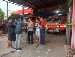 Polsek Cileungsi Lakukan Olah TKP Terkait Percobaan Pencurian Dengan Kekerasan Menggunakan Senjata Api Di Kantor Damkar