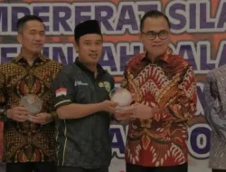 Rembuk Aktivis Sumsel, Pj Bupati Hani Syopiar Rustam Terima Penghargaan