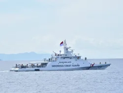 KN Kuda Laut-403 Bakamla RI Sailing Pass di Hari Nusantara