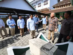 Didampingi Tinton Suprapto, Prabowo Berkunjung ke Museum Peta di Kota Blitar