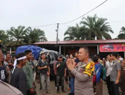 Aksi Massa, Kapolres Pelalawan Terjun Langsung dalam Pengamanan