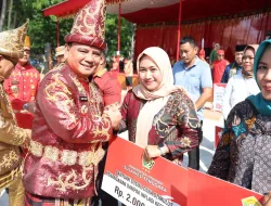 Pj Gubernur Sultra Terima Gelar Adat Suku Tolaki