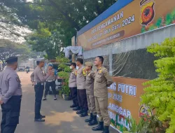 Perwira Pospam Polsek dan anggota Jaga Lakukan Giat Apel dilanjut Pelaksanaan Operasi Lilin Lodaya Pengamanan PosPam Nataru 2023 Wujud Jaga Kondusifitas