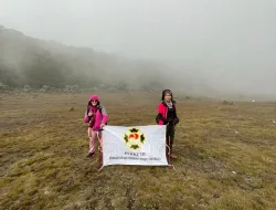 PERKEMI Berkibar Di Puncak Gunung Gede
