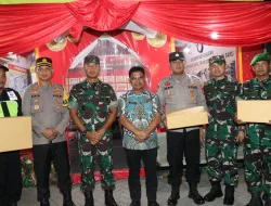 Kapolres Metro Tangerang Kota Beri Bingkisan Bagi Personil Pengamanan Nataru