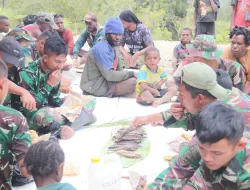 Momen Keseruan Satgas Yonif 330 Meng-OBRAZ