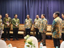 Prabowo Hadir Natal Nasional di Surabaya Bareng Jokowi, Masyarakat Antusias Minta Selfie