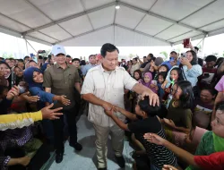 Momen Prabowo Blusukan ke Cilincing, Dengar Keluh Kesah Masyarakat