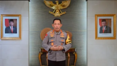 Kapolri Ucapkan Selamat Natal dan Tahun Baru: Mari Rayakan Penuh Kedamaian